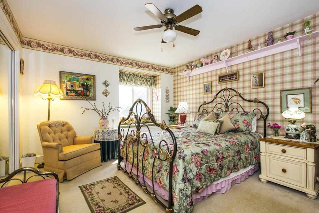 Matthews Manor Bed & Breakfast エクステリア 写真